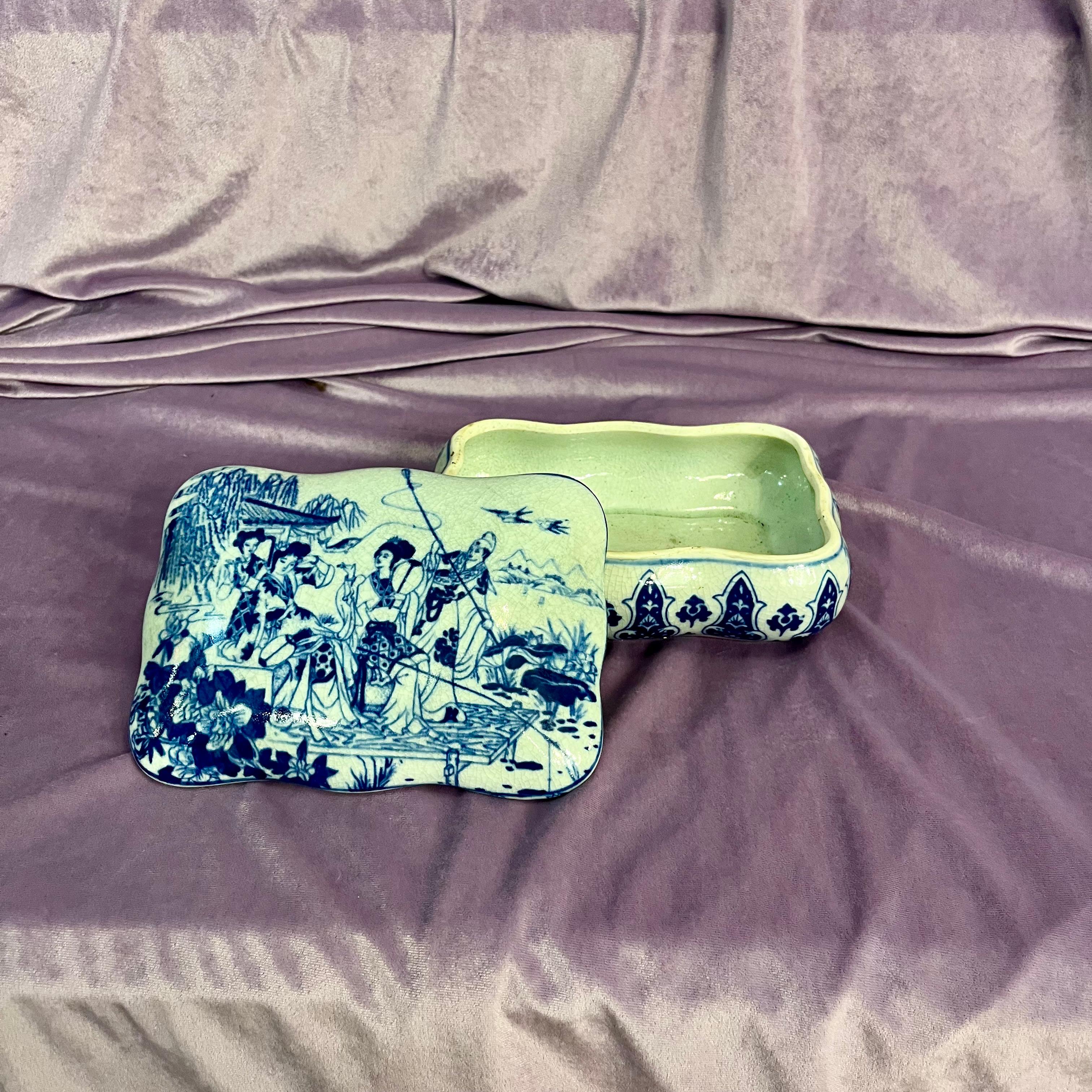 Pretty Oriental Porcelain Lidded Trinket Box