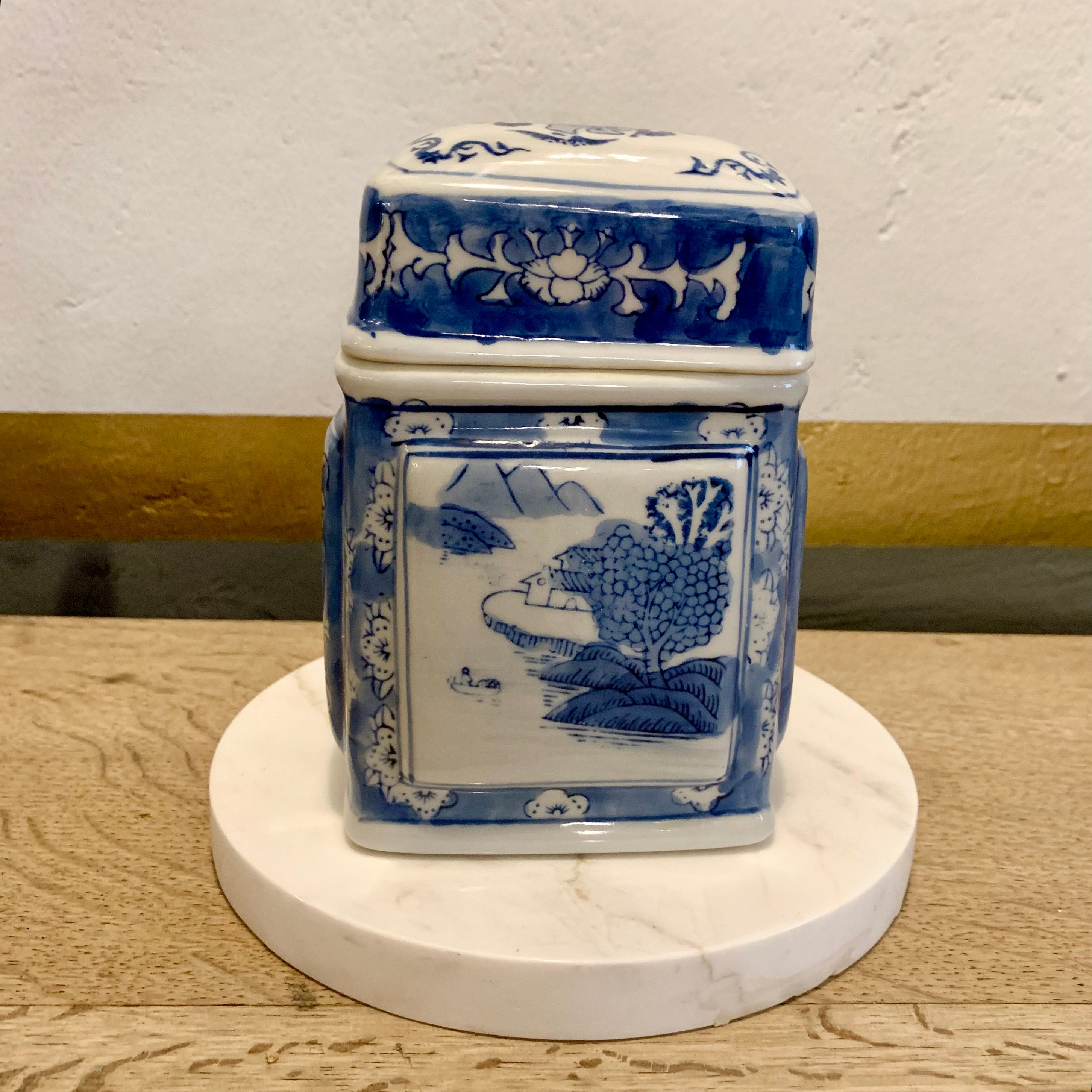 Sweet Porcelain Chinese Container