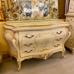 Beautiful Antique Italian Gilt Dresser and Mirror Console