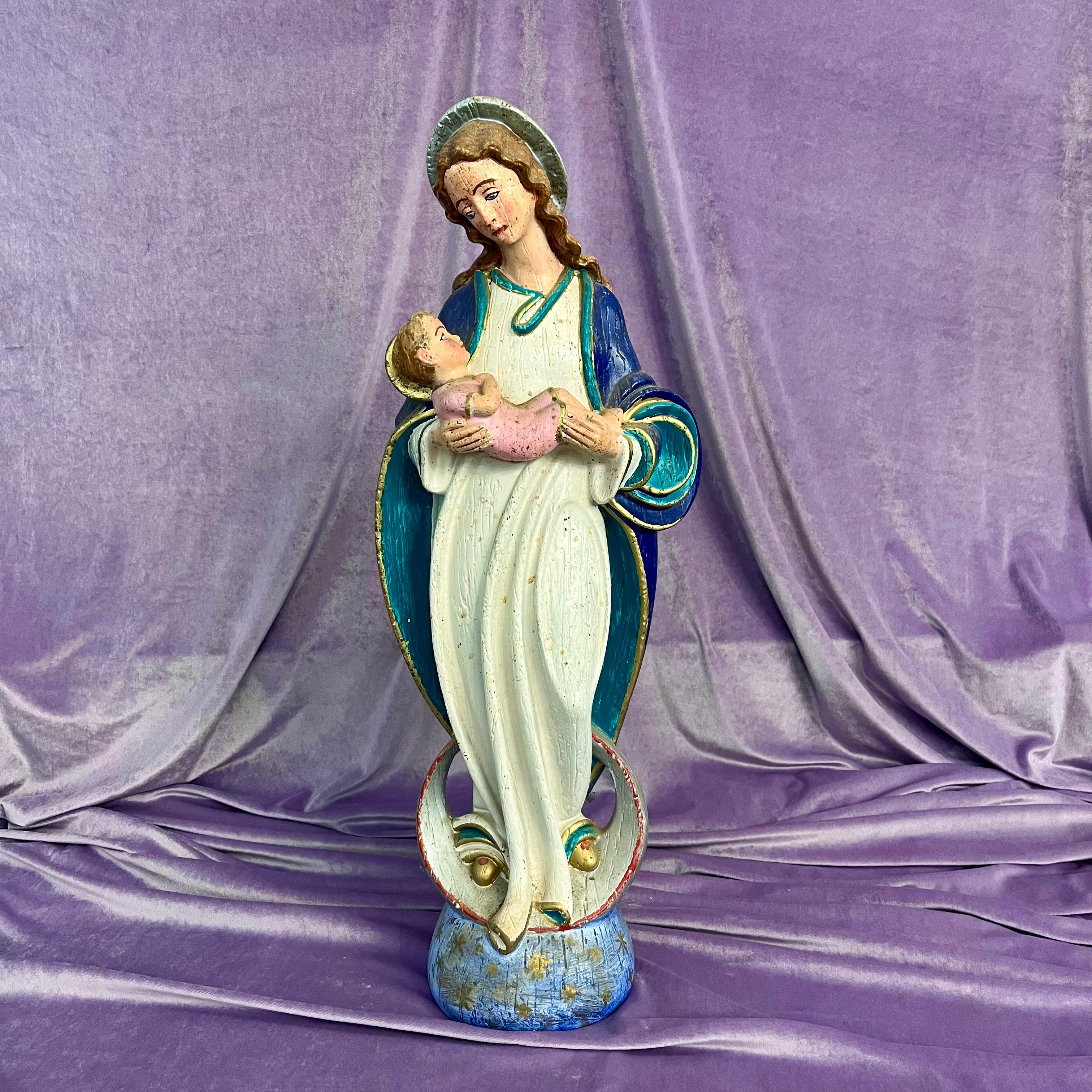Beautiful Statue of Mother Mary Holding Baby Jesus