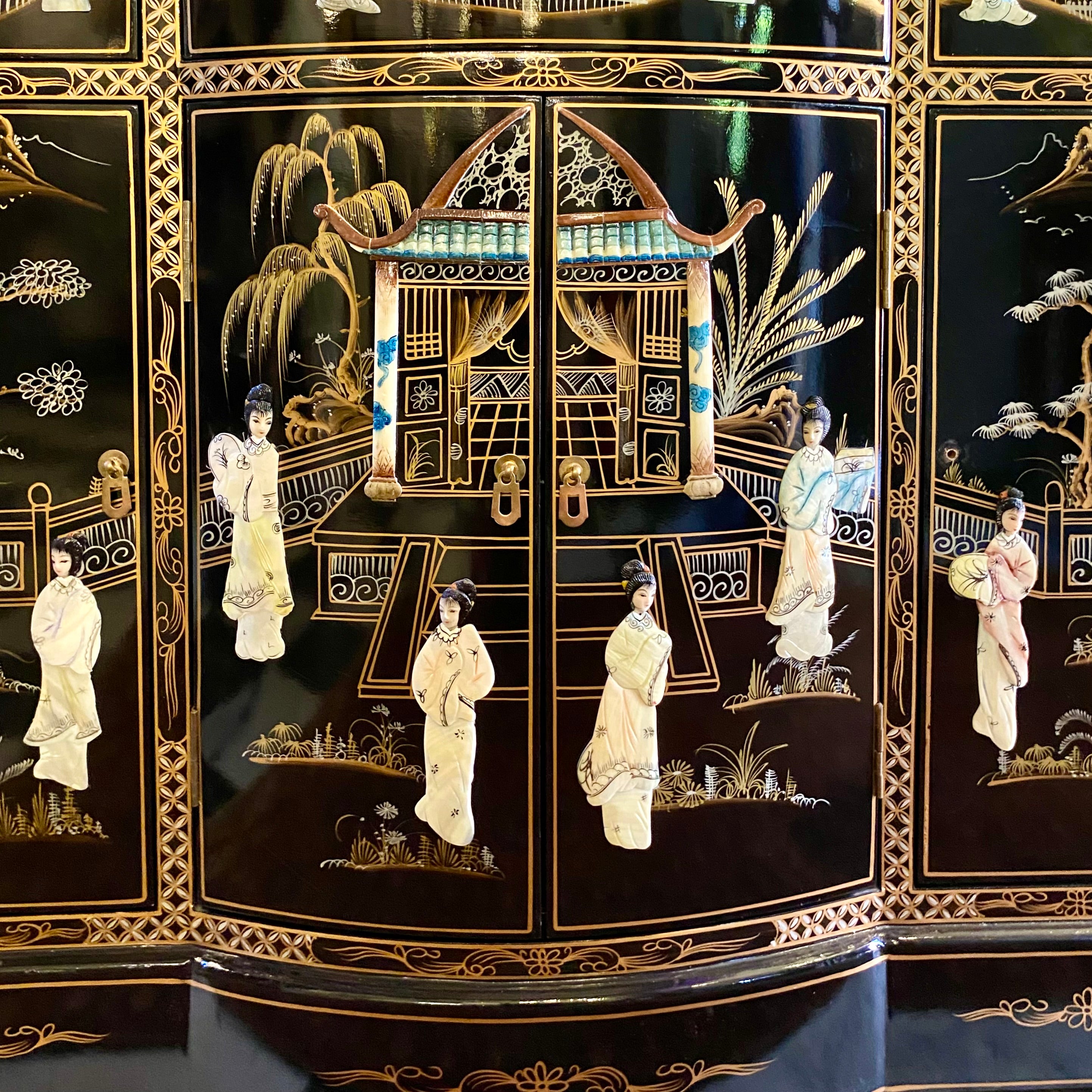 Beautiful Vintage Japanese Cabinet