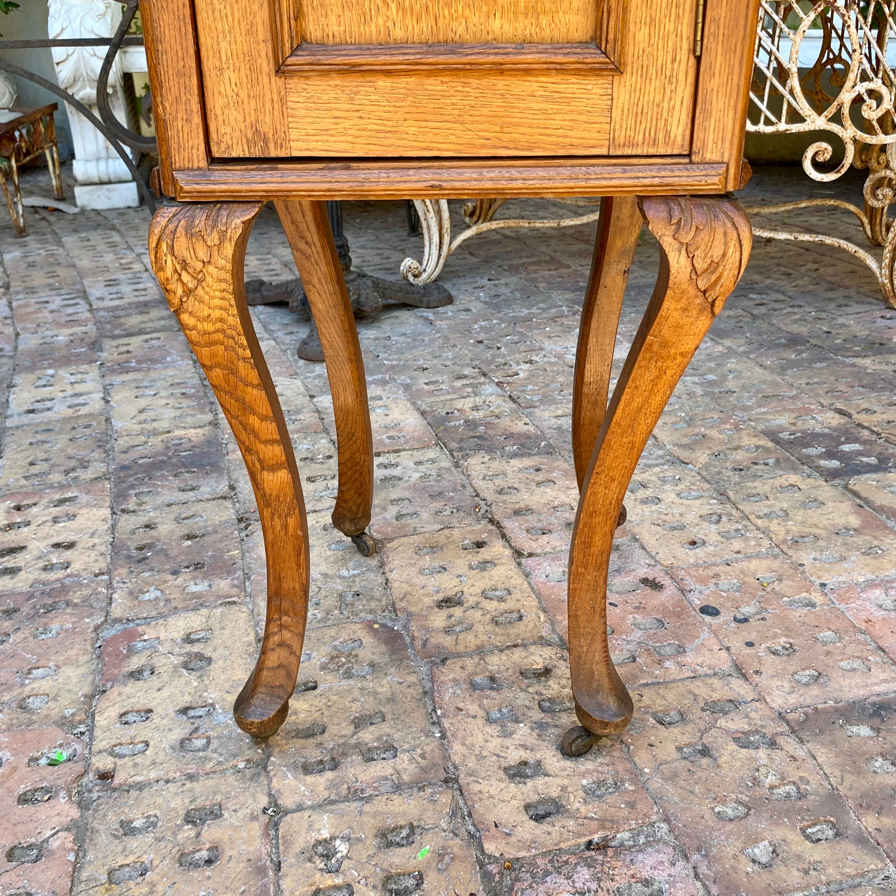 Sweet Single Antique Oak Bedside Pedestal