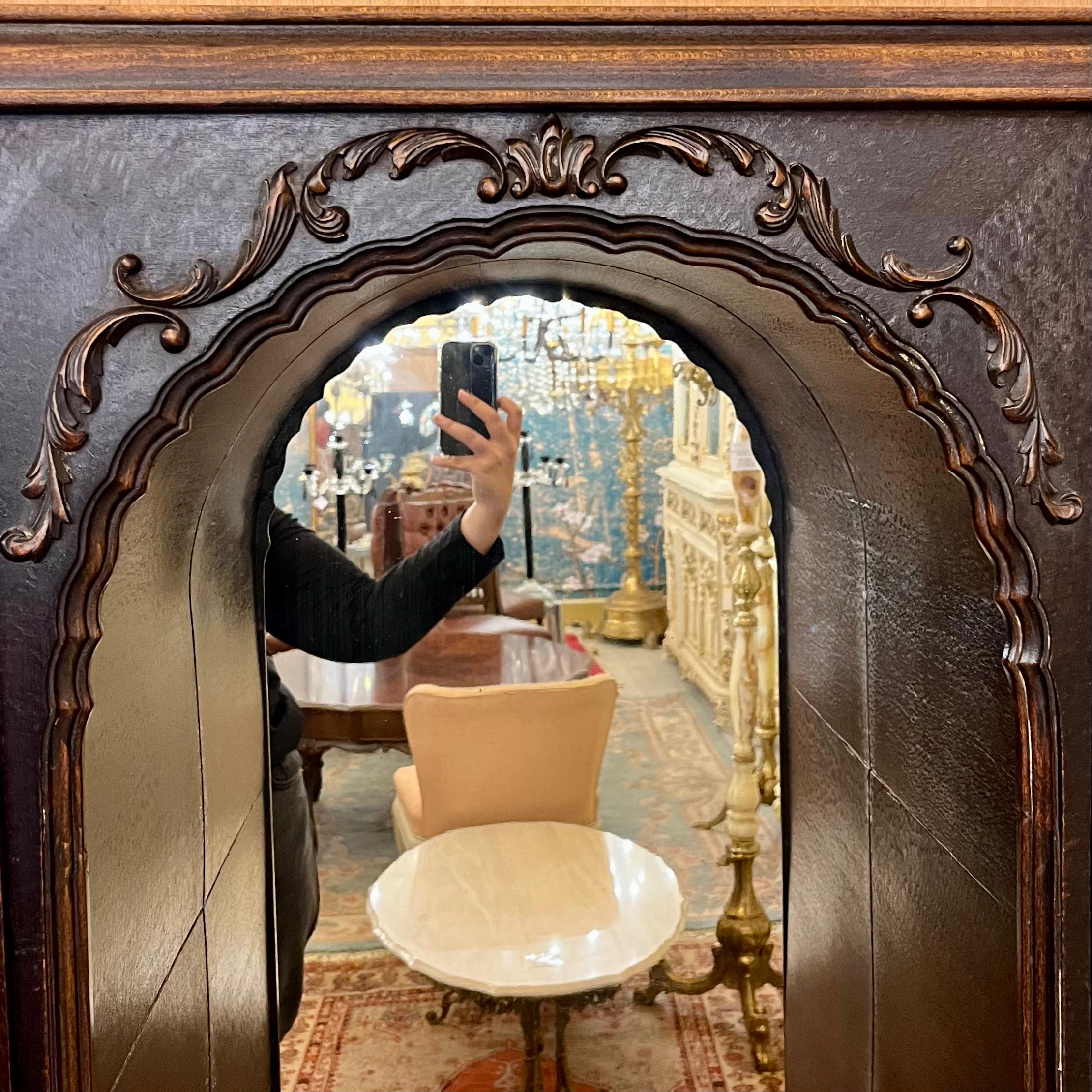 French Display Cabinet with Mirrored Interior, c. 1900–1920