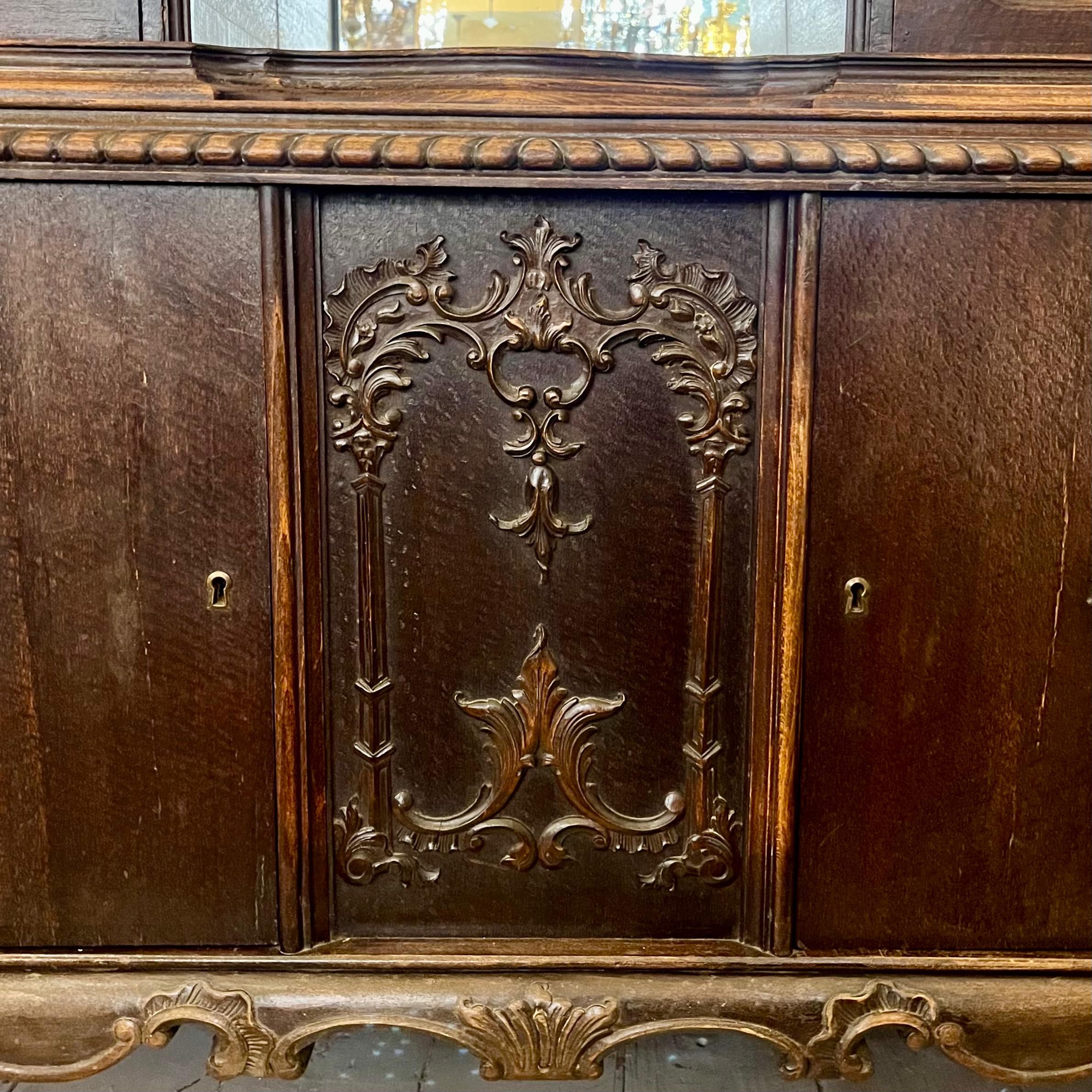 French Display Cabinet with Mirrored Interior, c. 1900–1920