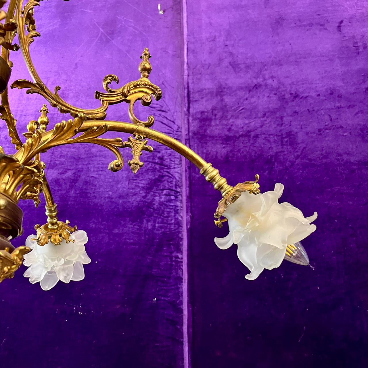 Large French Rococo Revival Chandelier in Gilded Brass, c.1900