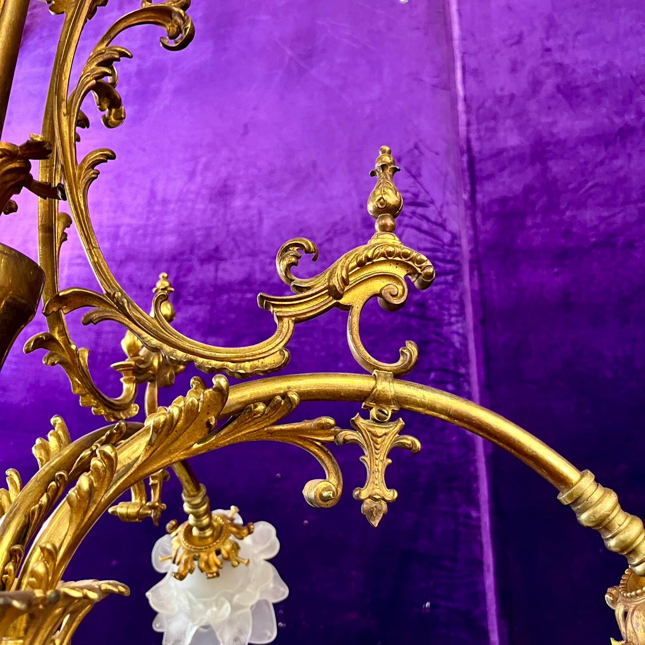 Large French Rococo Revival Chandelier in Gilded Brass, c.1900