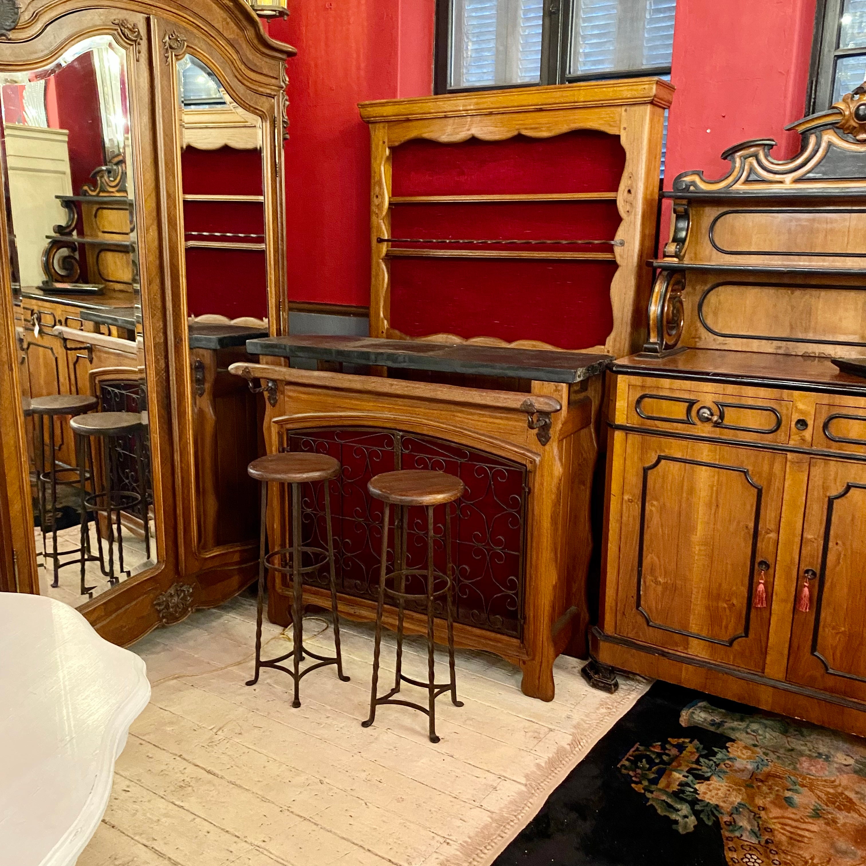 Antique Oak Bar with Stools