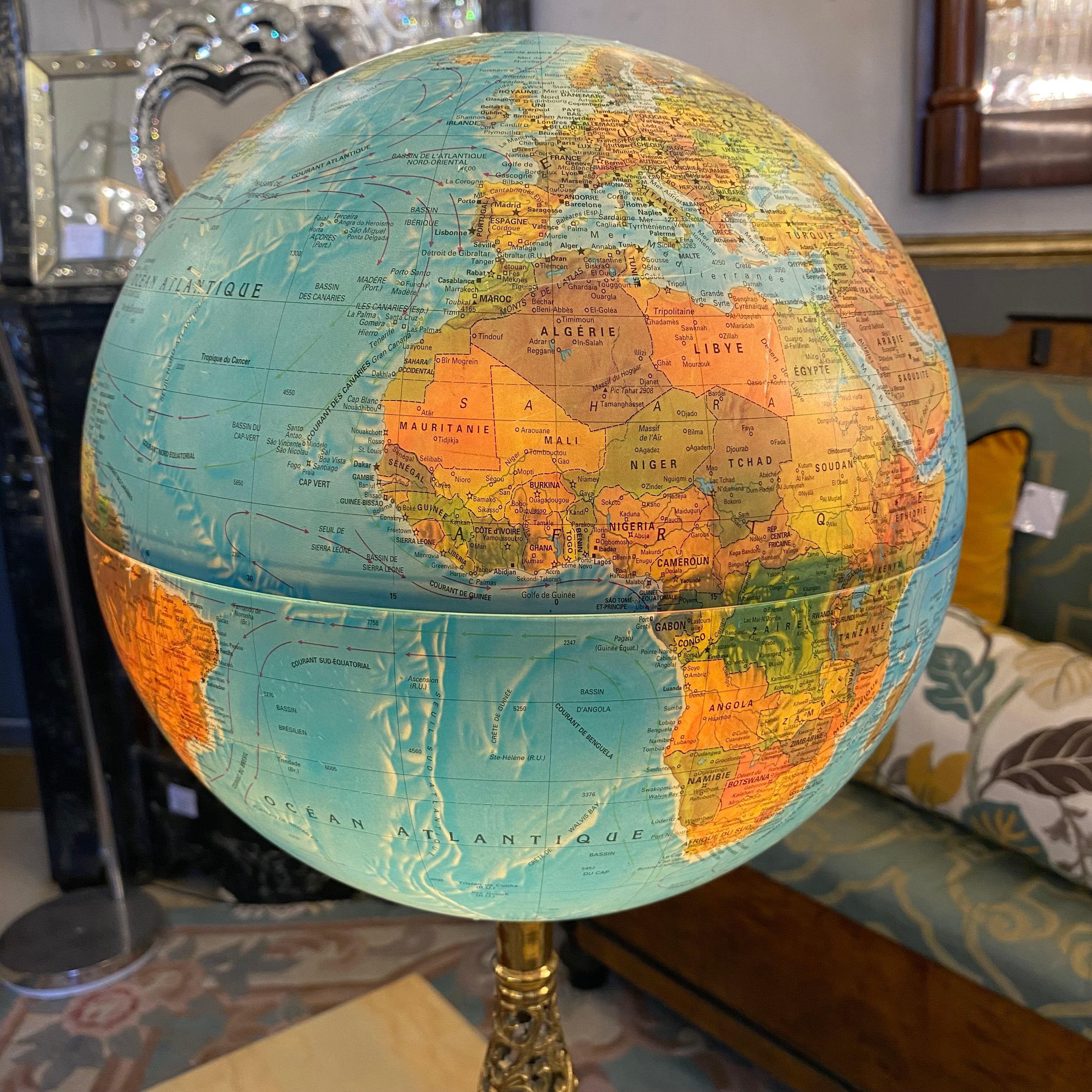 Cute n Quirky Globe Lamp - SOLD